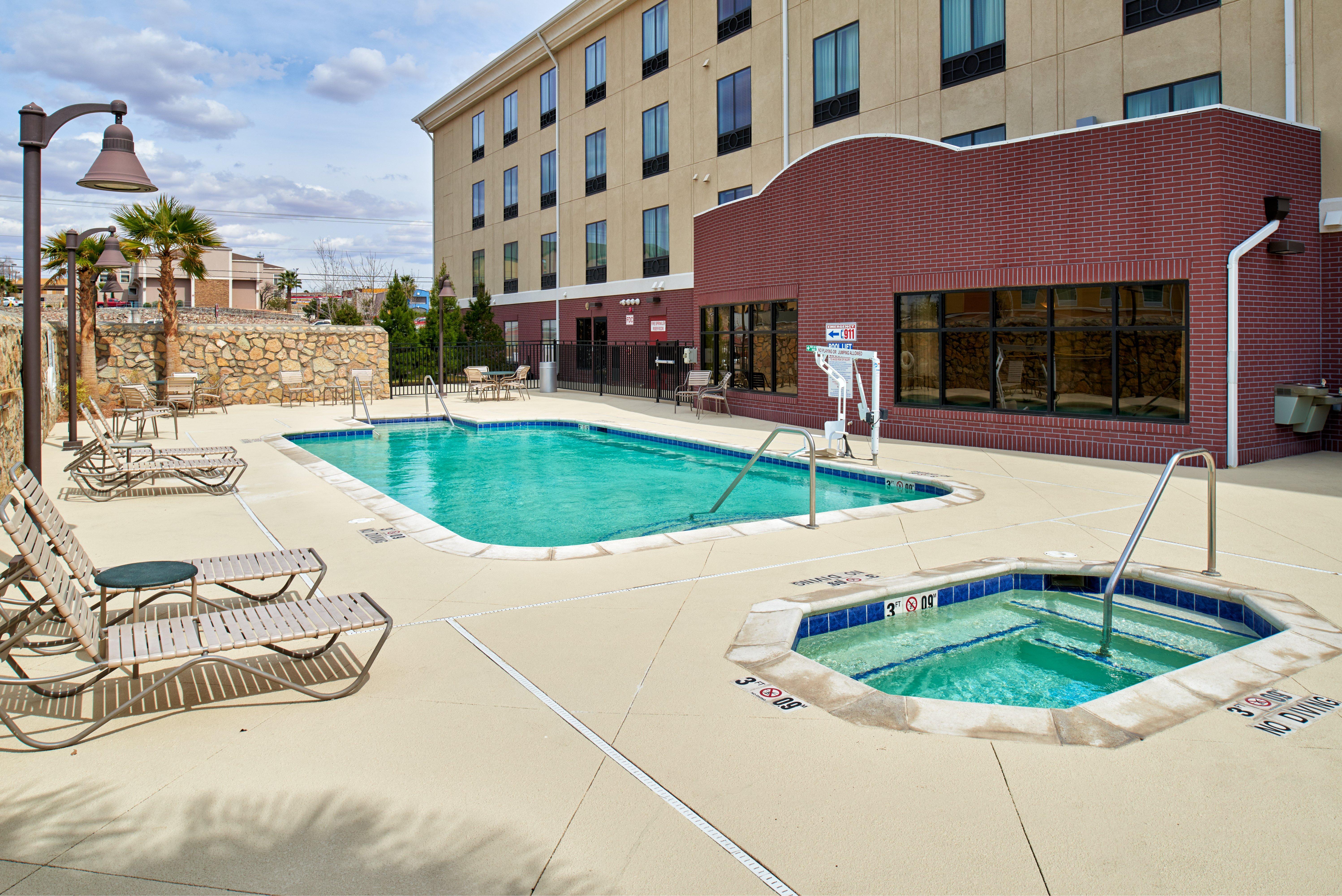 Holiday Inn Express & Suites El Paso Airport By Ihg Exterior foto