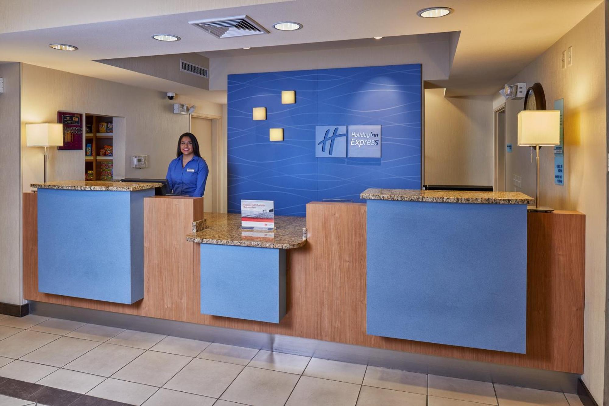 Holiday Inn Express & Suites El Paso Airport By Ihg Exterior foto